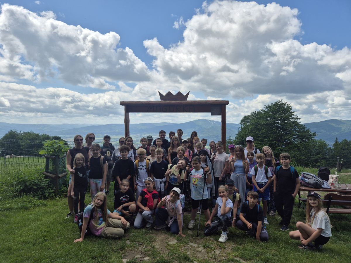 wycieczka uczniów samorządu uczniowskiego w Beskid Mały